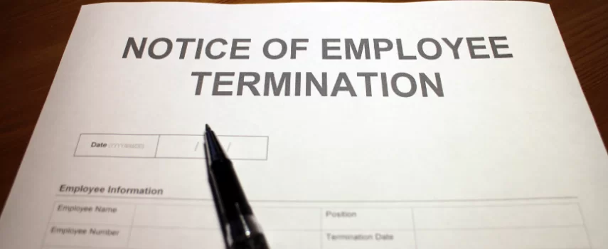 puedo cobrar compensacion laboral desdpues de ser despedido