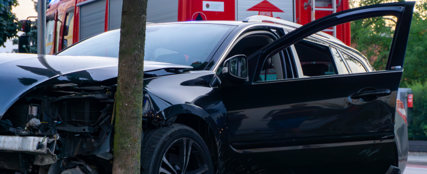 Alec Baldwin Chocó su SUV esta Semana — ¿Pero Quién Tiene Realmente la Culpa